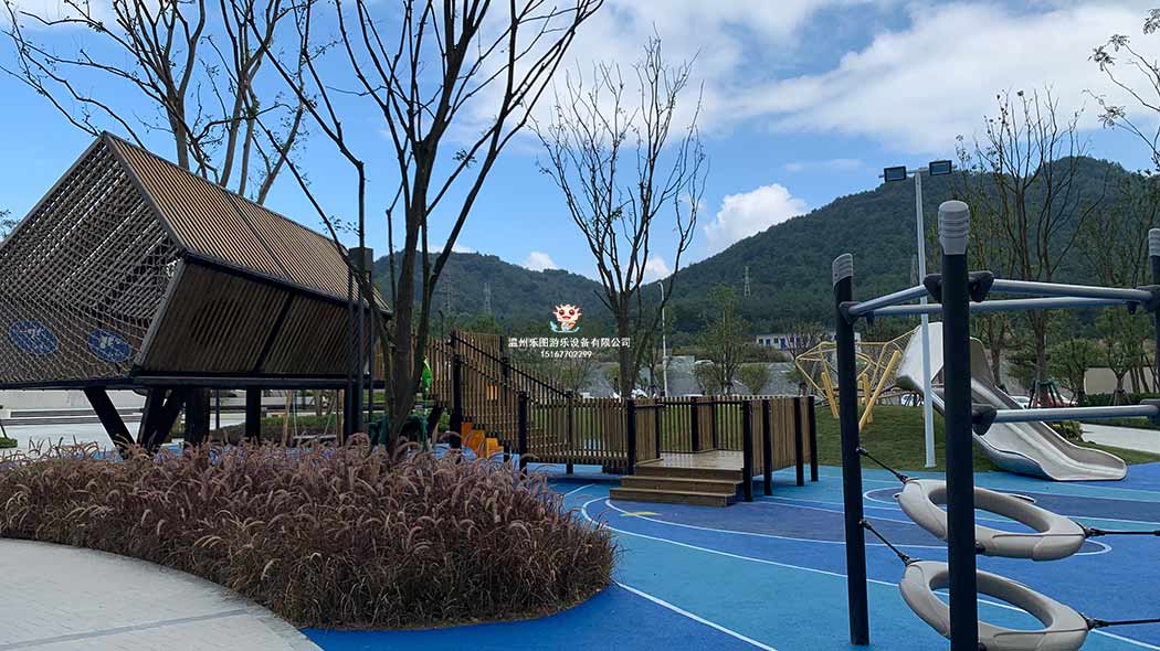 戶外定制非標設(shè)備