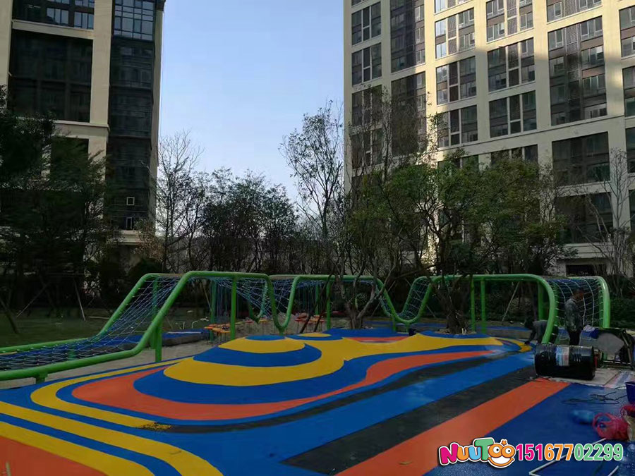 樂圖游樂新款空中安全繩網(wǎng)設(shè)備項目