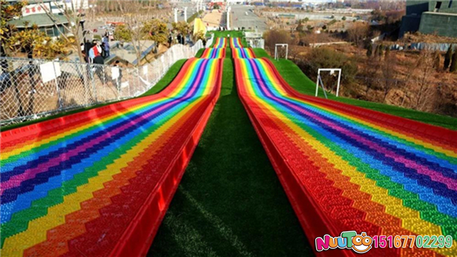 七彩坡旱雪滑道賺錢嗎，看看效果就知道