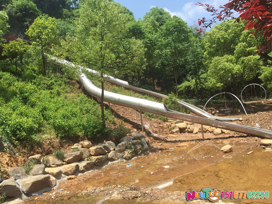 焊接不銹鋼材質(zhì)類(lèi)型的滑梯需要注意哪些內(nèi)容？和安全息息相關(guān)