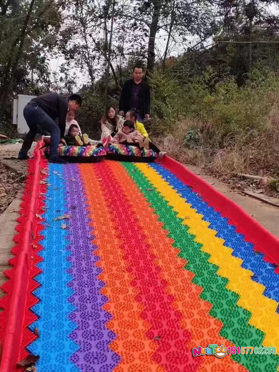 無錫彩虹滑道樂園為何吸引人，質(zhì)量把關(guān)保證安全是正道