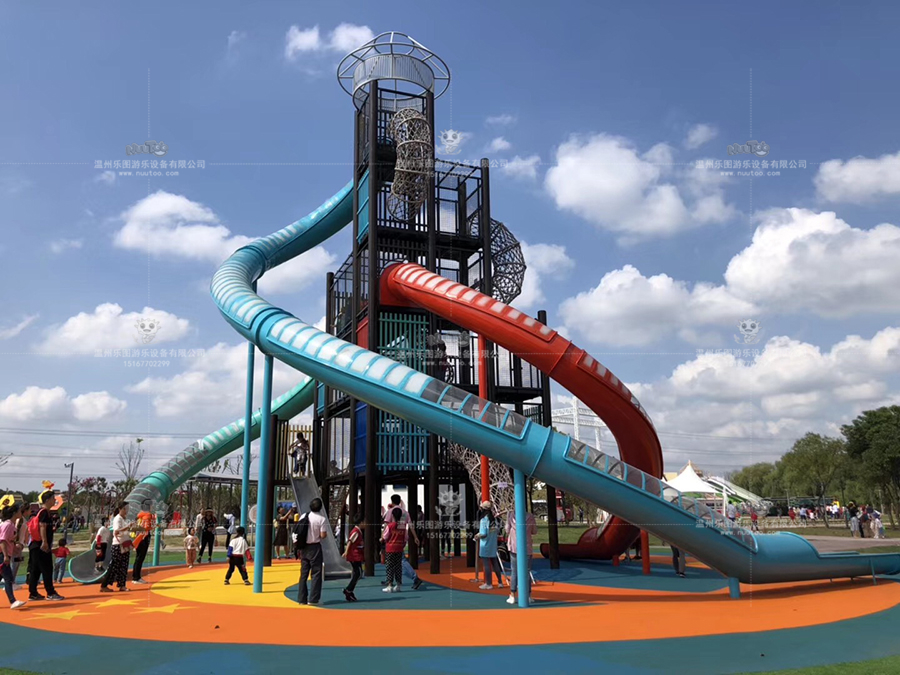 無(wú)動(dòng)力非標(biāo)不銹鋼滑梯的定制有什么特點(diǎn)