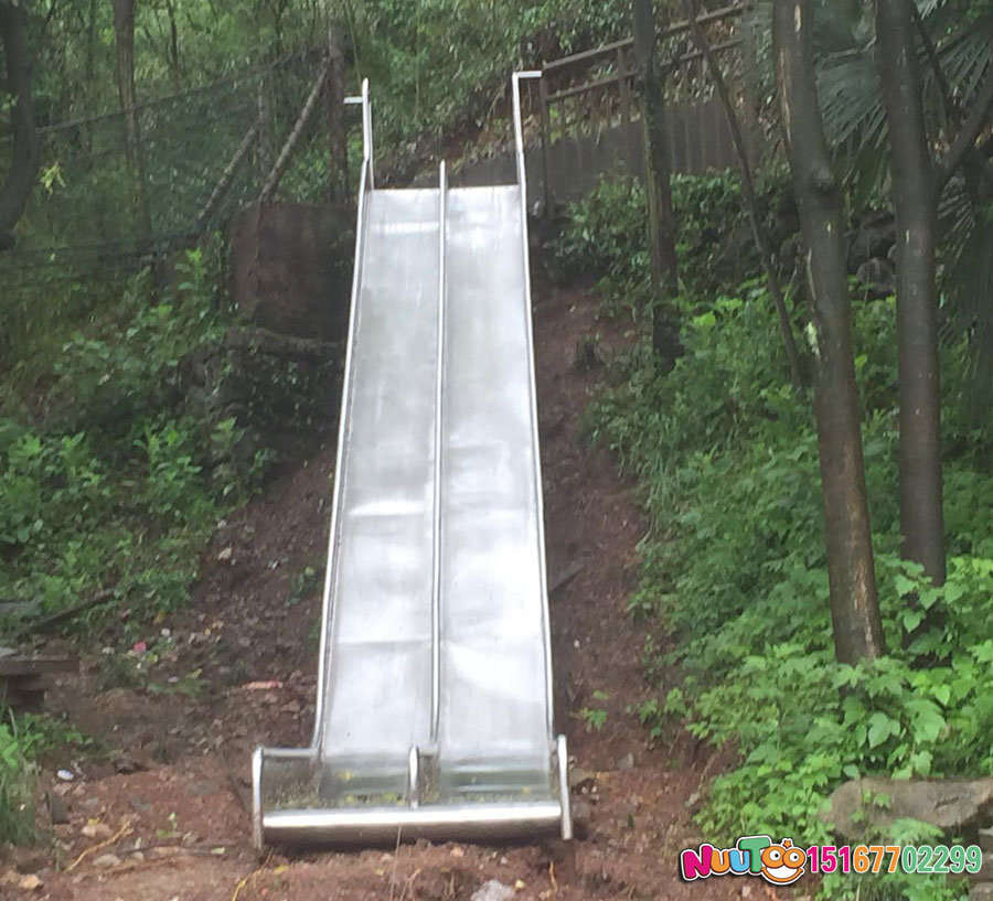 衢州不銹鋼滑梯投資風險怎么回避？要提升經(jīng)營能力